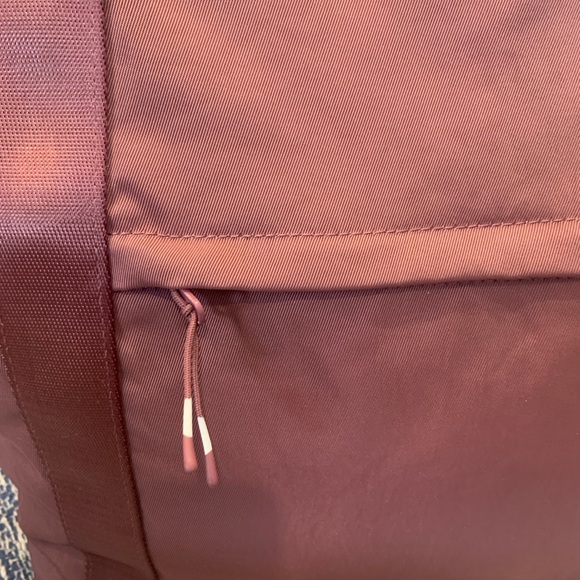 FABLETICS The Everyday Tote bag - Picture 9 of 9